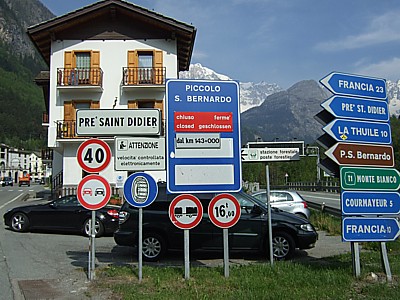 Bilderrätsel für alle, die die Sperrung des Kleinen St. Bernhard-Passes suchen wollen