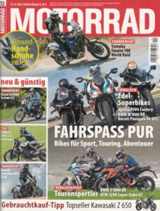 Titelseite: MOTORRAD 12/2022 – BMW S 1000 XR vs. KTM 1290 Super Duke GT